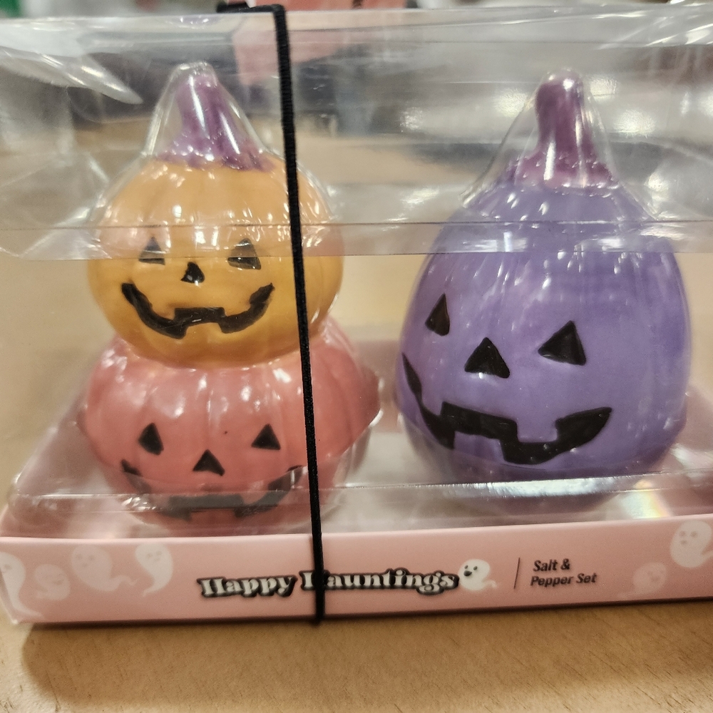 Happy Hauntings - Colorful Jack O Lantern Salt & Pepper ShakersPink, Orange an
